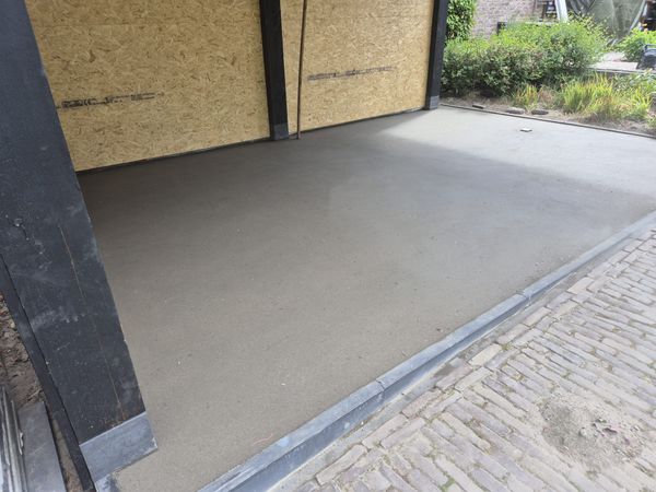 Dekvloer & egaliseren door Tegelkunst